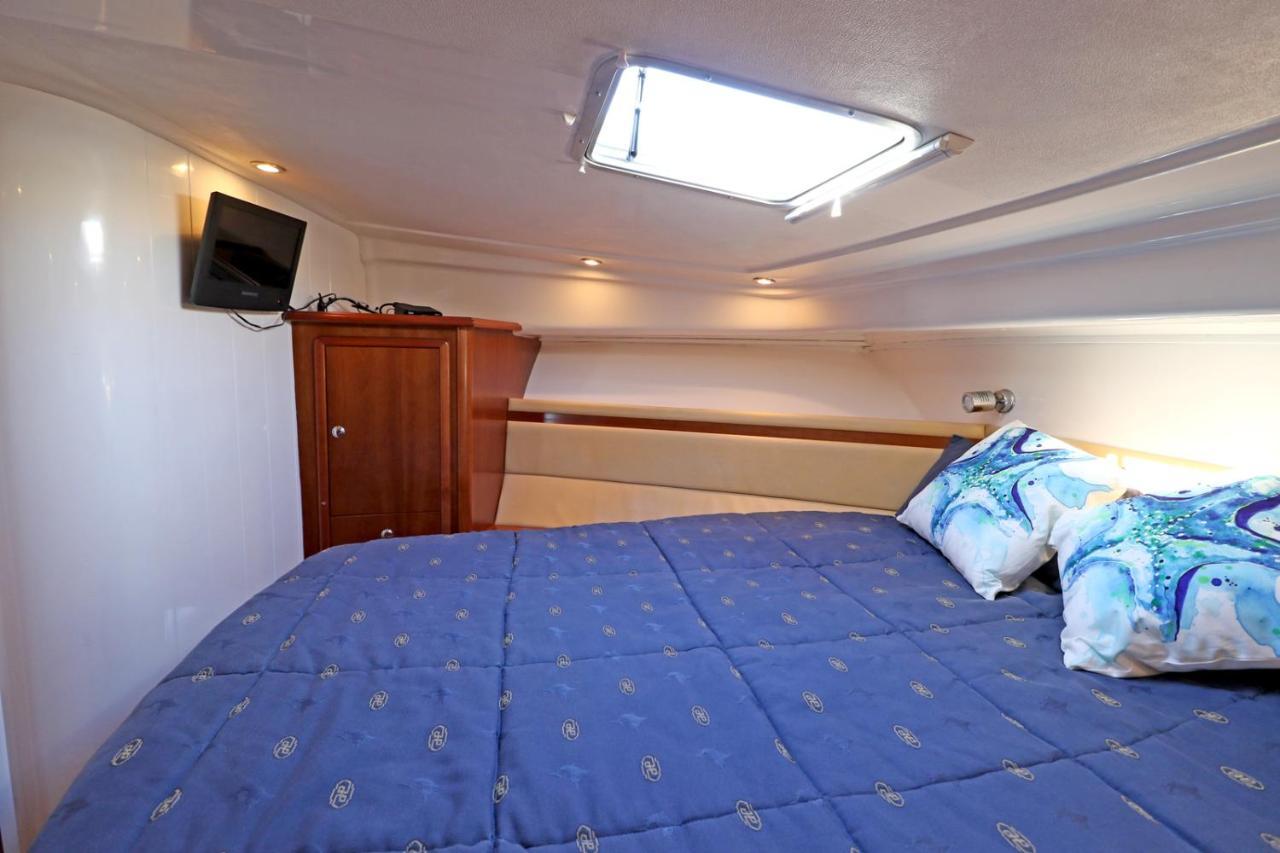 Private Yacht, We Love Our Guests リスボン エクステリア 写真
