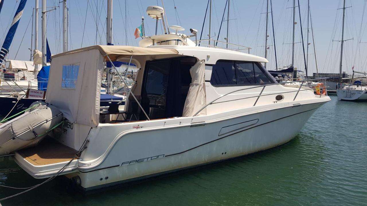 Private Yacht, We Love Our Guests リスボン エクステリア 写真