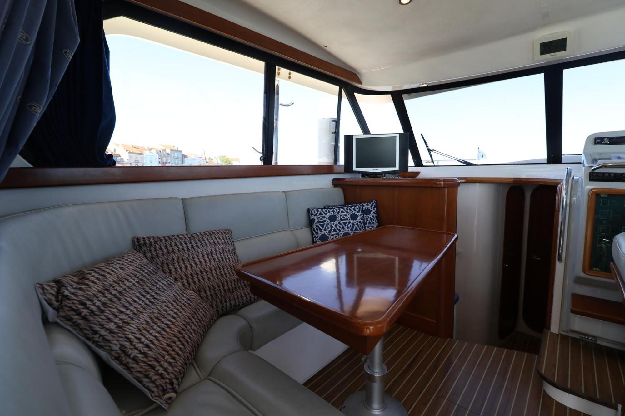Private Yacht, We Love Our Guests リスボン エクステリア 写真