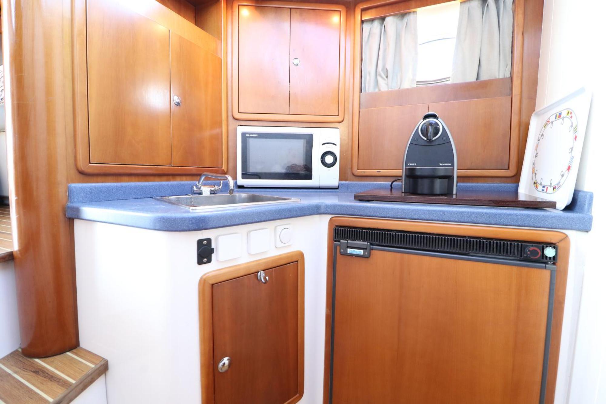 Private Yacht, We Love Our Guests リスボン エクステリア 写真