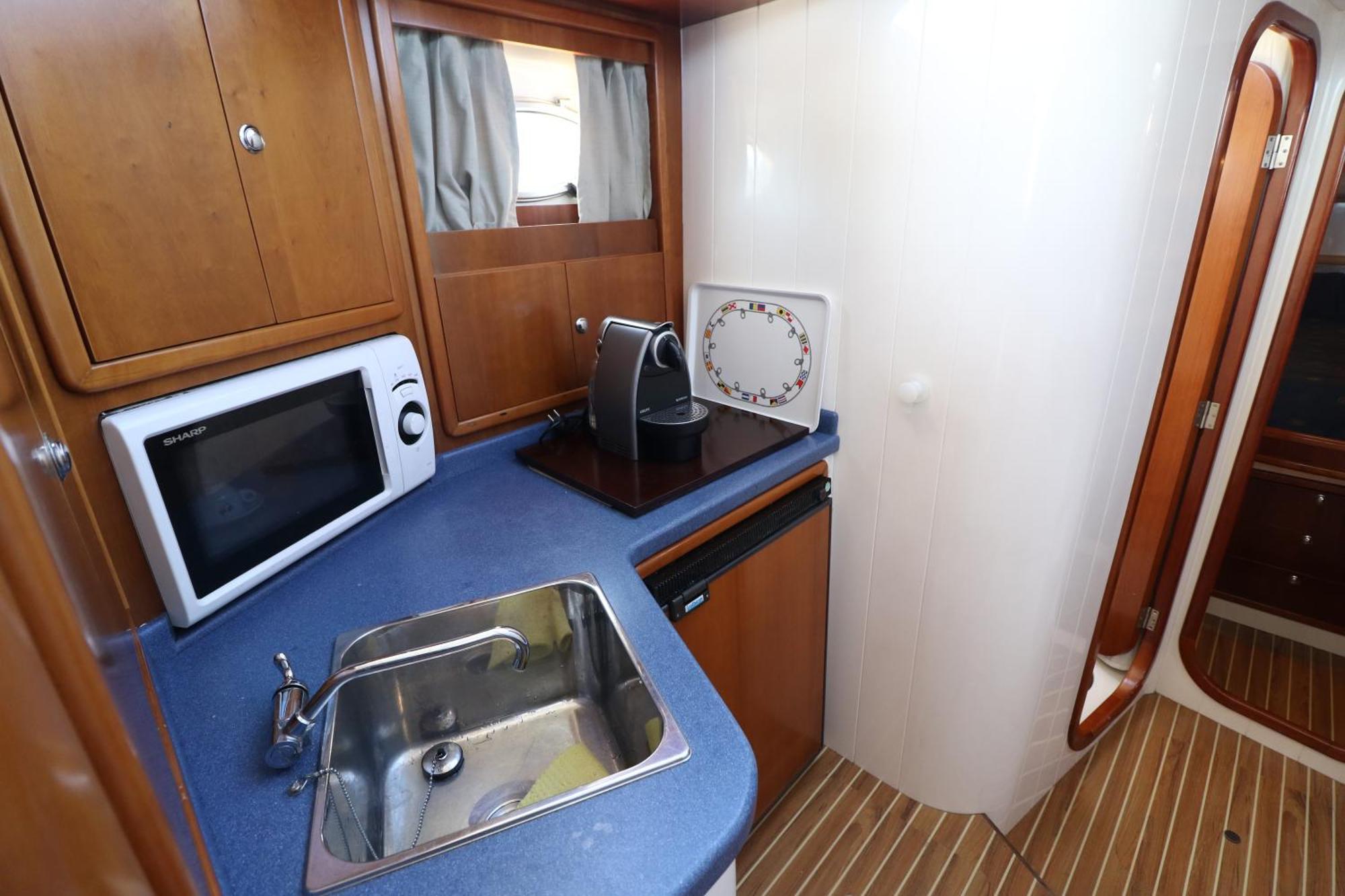 Private Yacht, We Love Our Guests リスボン エクステリア 写真